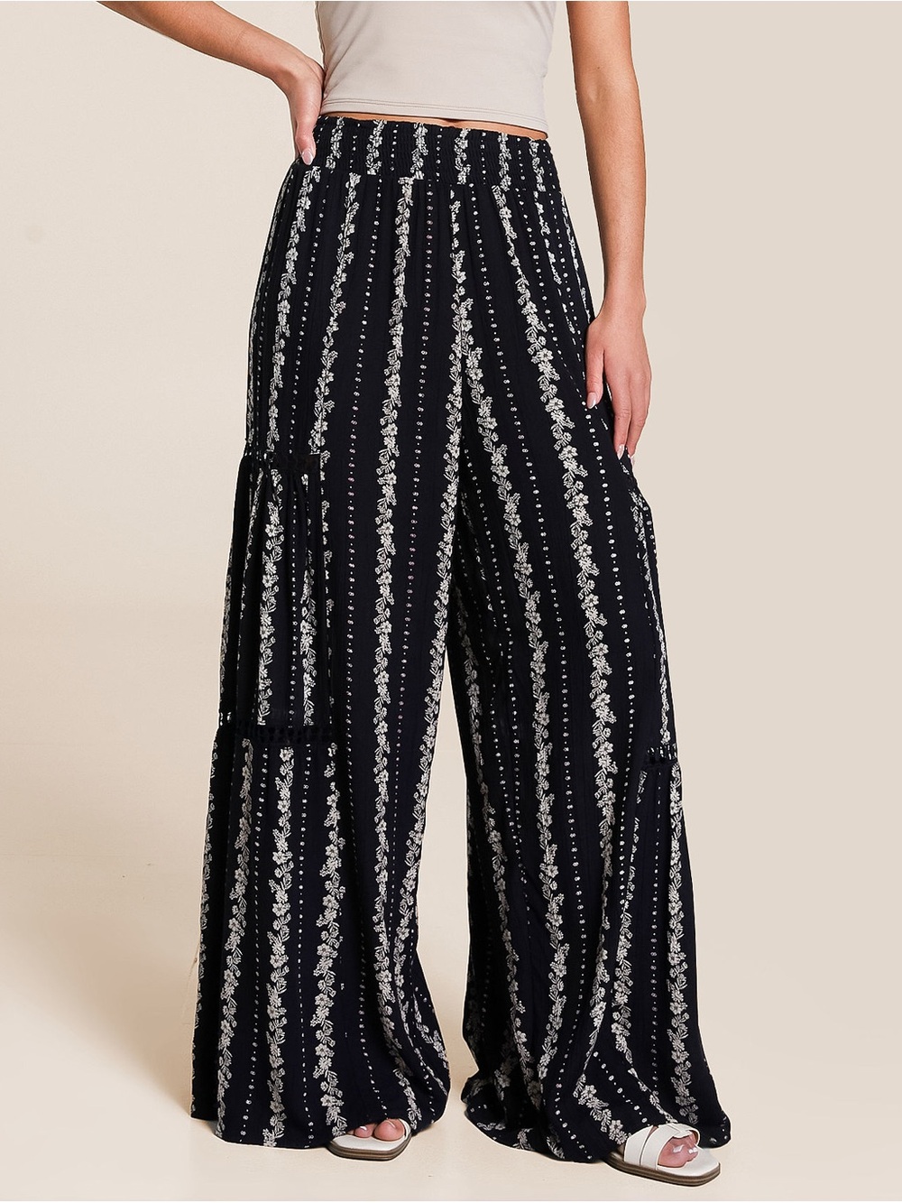 🖤 Nostalgia Black Floral Tiered Wide Leg Boho Pants Size M
